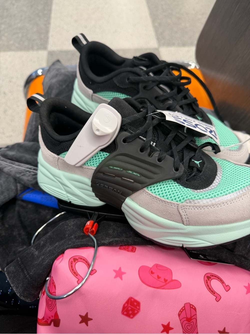 Jordan Kids Mint Green and Black Low-Top Sneakers